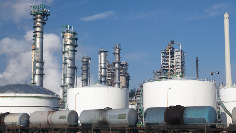 Pétrochimie : Migration systèmes, reporting et formation.